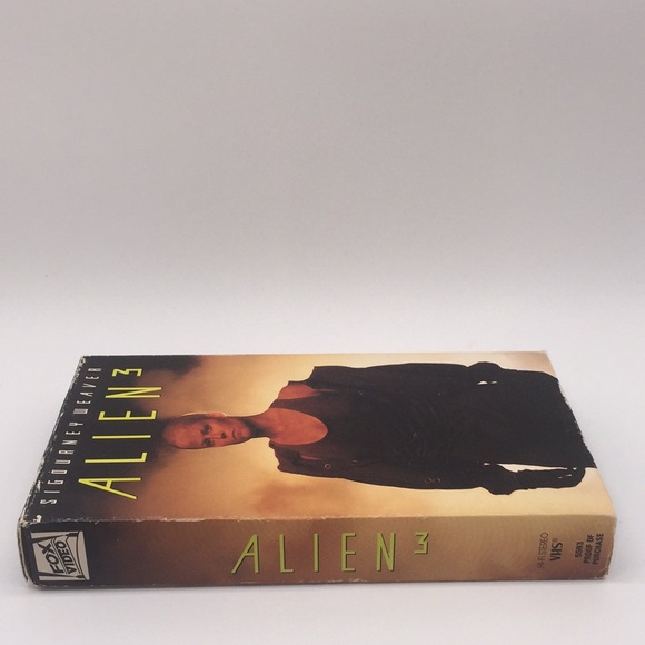 Alien 3 VHS Video Sigourney Weaver Science Fiction - Picture 2 of 9